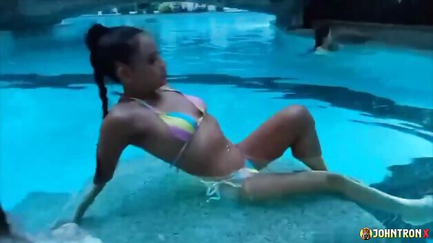 Barbie & Pookie Swimming